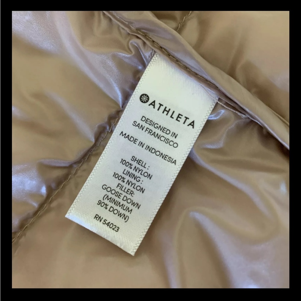 Athleta Women’s Banner Peak Goose Down Vest rose gold XS Puffer Outdoor 350856 - Picture 12 of 13
